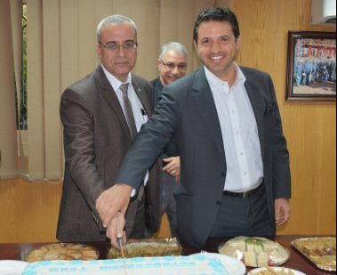 قبيل انتقاله لتسلم منصبه الجديد .. جنوب أبو زنيمة تكرم رضوان لتوليه منصب نائب هيئة البترول للانتاج