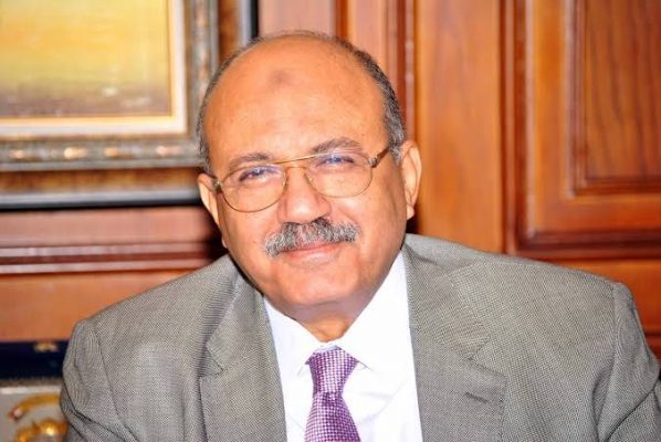 هشام توفيق يقبل استقالة محمود حجازي رئيس القابضة للتشييد