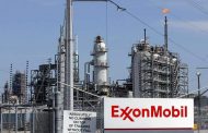 أرباح ExxonMobil الفصلية تهبط بأكثر من 20% مع انخفاض أسعار الغاز وارتفاع التكاليف