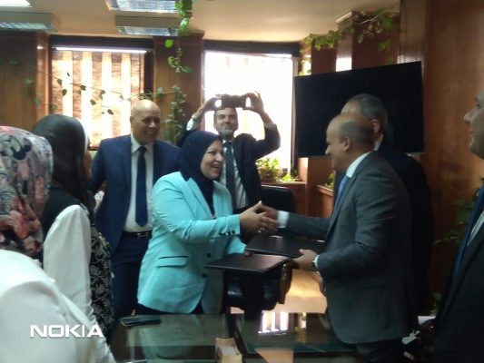 نقل الكهرباء توقع مع السويدي عقد تدعيم محطتى محولات كفر الشيخ وزيزينيا بـ 6 محولات جديدة بقيمة 102 مليون جنيه