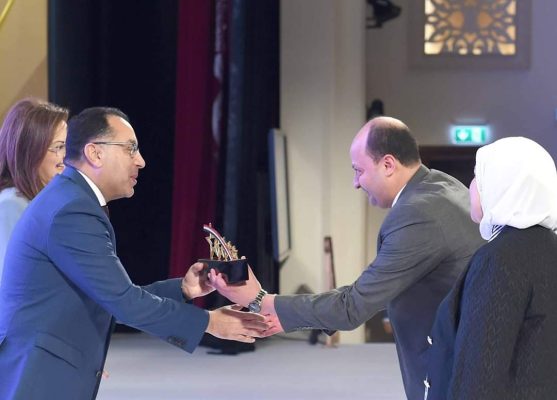 رئيس الوزراء : ننفذ خطة للإصلاح الإداري تشمل التشريعات والتطوير المؤسسي والتدريب وتحسين الخدمات