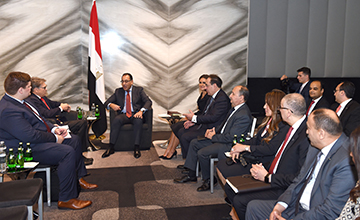 وزير الطاقة الأمريكي يلتقي رئيس الوزراء في واشنطن ويؤكد علي استمرار تشجيع الشركات الأمريكية على الاستثمار فى مصر