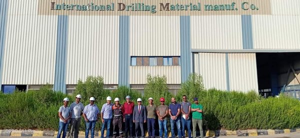 تنفيذا لقرار الملا .. عفيفي وقيادات IDM في زيارة تفقدية لمصنع السخنة