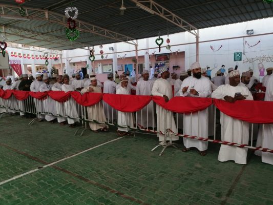 منذ الصباح الباكر .. الناخبون بسلطنة عمان يدلون بأصواتهم لانتخاب أعضاء مجلس الشورى