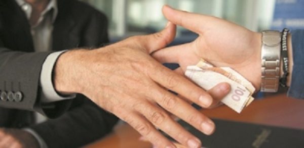 رئيس الشركة الاستشارية : تهمة الرشوة محل تحقيق وسيفصل فيها القضاء العادل