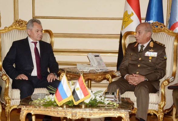 وزير الدفاع والإنتاج الحربى يلتقى نظيره الروسى لمناقشة تعزيز التعاون بين البلدين