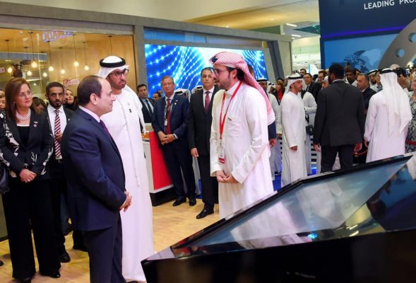 الرئيس السيسي يقوم بجولة في معرض أبو ظبي الدولي للبترول 