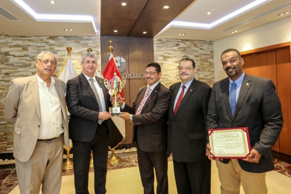 رئيس بتروجت يُكرم الفرق الرياضية الحاصلة علي مراكز متقدمة في الدورة الرياضية لنقابة الترول