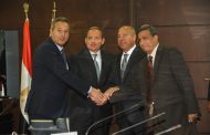 وزير النقل يشهد توقيع بروتوكول تعاون بين هيئة الطرق والكباري وبنكي الاهلي ومصر لتطوير الطريق الدائري بـ 1.8 مليار جنيه