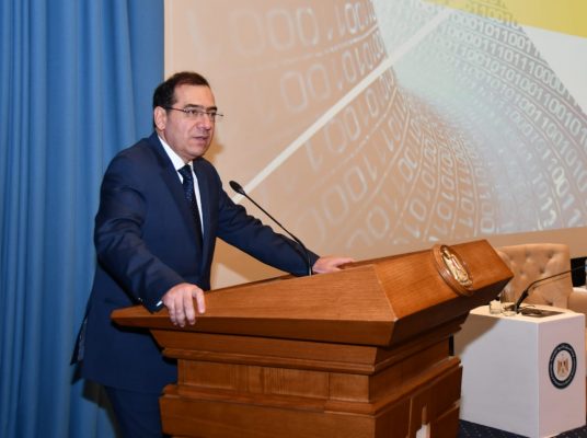 الملا : التحول الرقمي ركيزة اساسية في مشروع تطوير وتحديث قطاع البترول