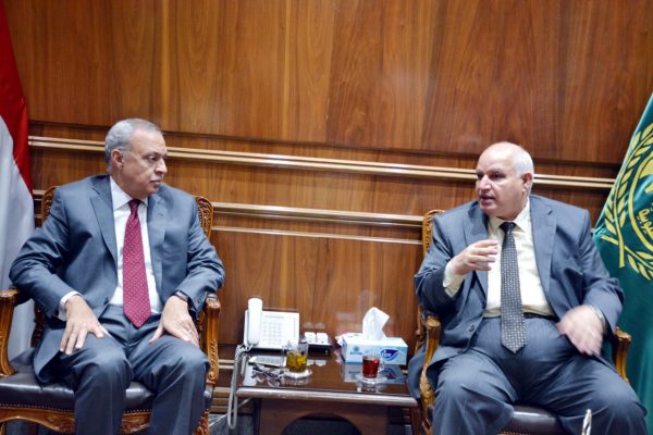 رئيس شركة جنوب الدلتا للتوزيع يقدم التهنئة لمحافظ القليوبية الجديد ويطالب بتوفير قطعة أرض لانشاء لوحة توزيع بالمحافظة