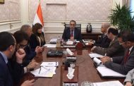 رئيس الوزراء يبحث مع رجال الاعمال والمهندس احمد السويدى تيسيرات دخول الشركات المصرية للاستثمار فى افريقيا