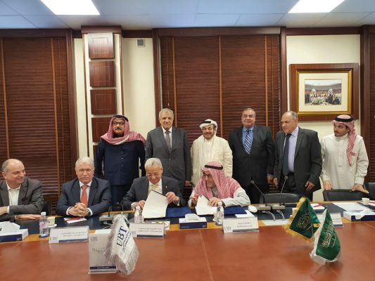 محلب يشهد توقيع عقد بين المقاولون العرب وجامعة الأعمال والتكنولوجيا بالسعودية بقيمة ٣٤٣ مليون ریال