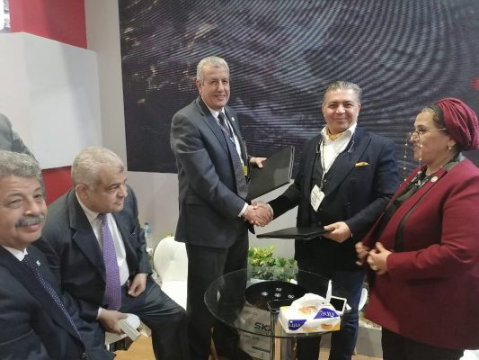 فعاليات اليوم الثاني لمؤتمر ايجبس .. السهام البترولية توقع بروتوكول تعاون مع شركة H.H.P لتسويق جهاز المحاكاة 