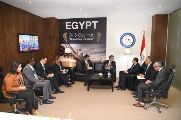 وزير البترول يستقبل المدير الإقليمى لوكالة التجارة والتنمية الأمريكية ومديرها بمصر