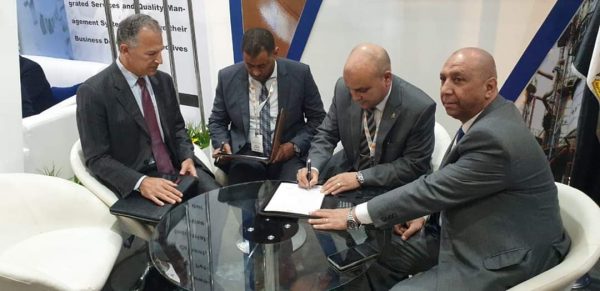 بحضور السفير الامريكي .. بترومنت توقع مع ايمرسون عقد توريد وتشغيل 19ميترينج لصالح التعاون للبترول