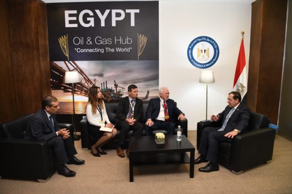 وزير البترول يلتقي ممثلي شركة وايلد ويل العالمية .. ويؤكد علي أهمية تطبيق الأسس العالمية للأمن والسلامة في اعمال الابار والحفر