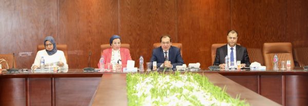 البترول والبيئة يناقشان الخطط المتكاملة للإصلاح البيئى الفعالة والبحث عن حلول جذرية لمشكلة الصرف الصناعى على خليج السويس