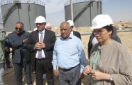 وزيرة الطاقة الاردنية تطلع على سير العمل بإعادة تأهيل حقل حمزة النفطي في الأزرق