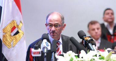 شاكر يجرى الان لقاء مع الخبير المصرى هانى عازر