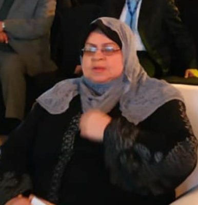 رئيس جنوب القاهرة للتوزيع يكرم المهندسة منى عبد الكريم لبلوغها السن القانونية للمعاش