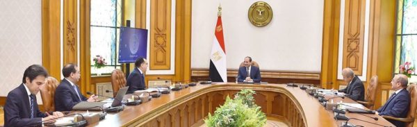 الرئيس السيسي يوجه بضرورة الحفاظ على الاحتياطي الاستراتيجي للدولة من المواد البترولية في حضور الملا