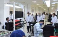 بالصور .. رئيس الوزراء يتفقد مصنع 