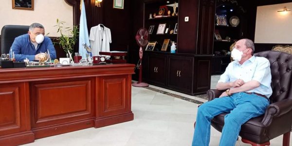 رئيس شركة القناة لتوزيع الكهرباء ومحافظ البحر الاحمر يبحثان مقترح لانشاء خط  كهربائى لربط  شلاتين بمدينة برنيس