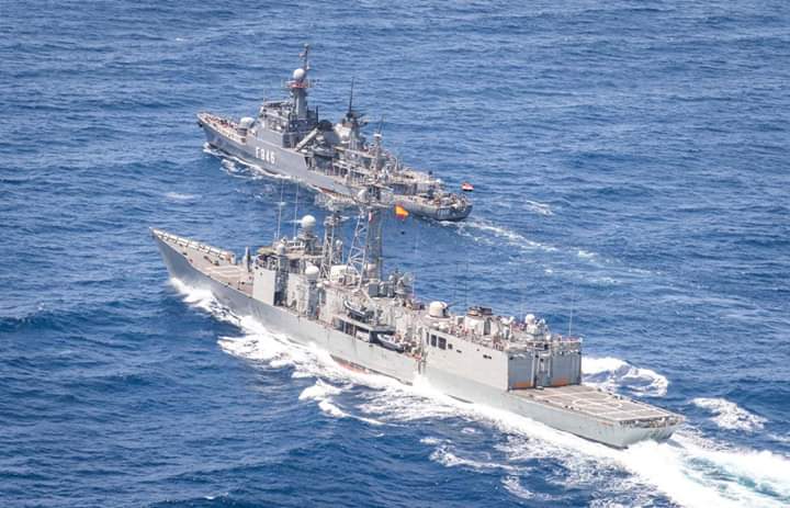 القوات البحرية المصرية والإسبانية تنفذان تدريبا بحريا عابرا بالبحر الأحمر