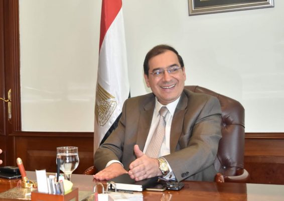 وزير البترول  يهنيء العاملين بمناسبة عيد الأضحى المبارك