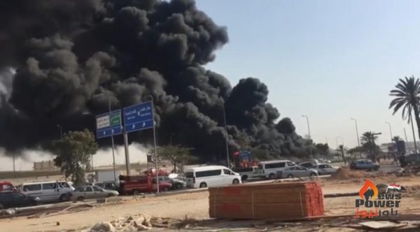 حريق خط أنابيب لنقل المواد البترولية بالكيلو 21 بمدينة العاشر