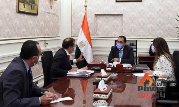 رئيس الوزراء يطمئن على رصيد المنتجات البترولية فى اجتماعه مع وزير البترول