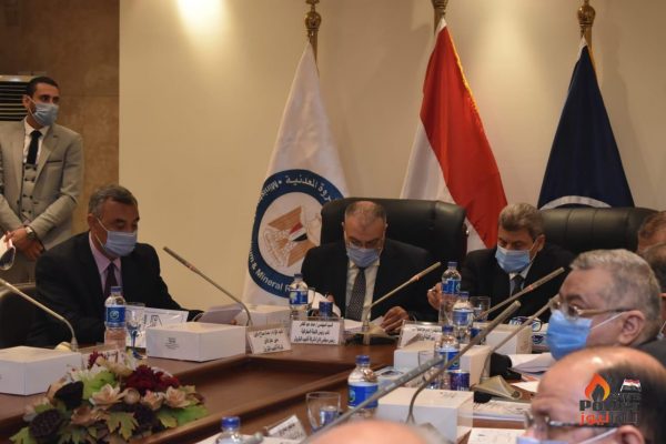اجتماع اللجنة الجغرافية البترولية لمنطقة القاهرة الكبرى لمناقشة عددا من الموضوعات المتعلقة بشركات القطاع والمشروعات الجاري تنفيذها