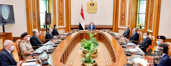 الرئيس السيسي يتابع الموقف التنفيذي لمشروعات تنمية شمال سيناء وشرق العوينات وتوشكي بحضور وزير الكهرباء