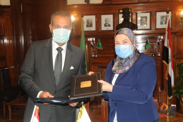 بنك مصر يوقع اتفاقية تعاون مع الشركة المصرية لضمان الصادرات بهدف تأمين حصيلة الصادرات المصرية