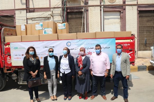 وزارة البترول وايجبت اويل اند جاز تساعد القطاع الطبي بدفعة امدادات ثانية ضد كورونا