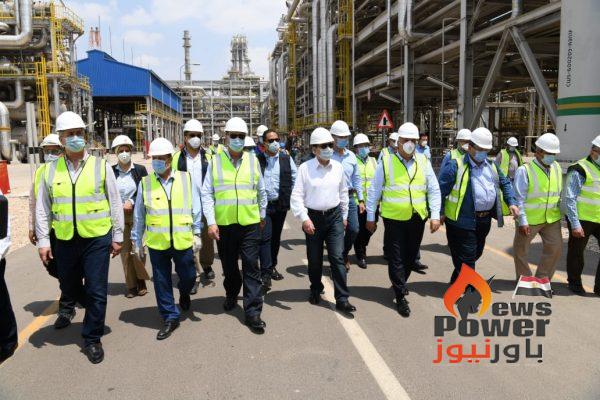 الان ..الملا وقيادات البترول يتفقدون مجمع المصرية للتكرير بمسطرد قبل الافتتاح الرسمي