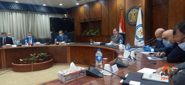عبر الفيديو كونفرانس .. الملا يعتمد نتائج أعمال الشركة العامة للبترول عن العام المالى 2019/2020