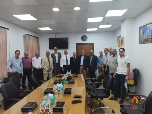 بحضور بدر وعبد العزيز ..  العامرية للبترول تكرم الكيميائى عصام عمران بمناسبة بلوغه سن التقاعد