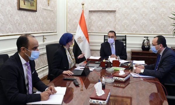 مدبولى يقرر الاجتماع مع المستثمرين فى مجال تحويل المخلفات إلى طاقة
