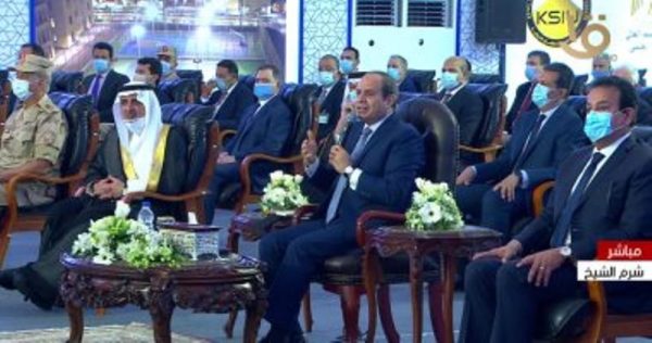 الرئيس السيسي يفتتح عددا من المشروعات القومية بشرم الشيخ