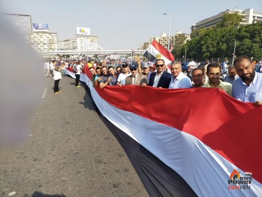 بالصور .. قيادات شمال القاهرة للتوزيع يشاركون فى مسيرة ضخمة احتفالا باعياد نصر اكتوبر