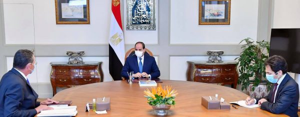  الرئيس السيسي يوجه بإطلاق عدد من المبادرات من خلال صندوق تحيا مصر بقيمة مليار جنيه لصالح الحماية الاجتماعية