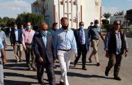 بالصور ...السفير الأمريكى بالقاهرة يزور حقل السلام بالصحراء الغربية برفقة ممثلى اباتشى ومسئولى خالدة