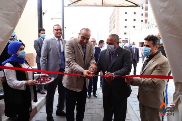 رئيس غازتك يفتتح معرض السلع المعمرة للعاملين بمقر الشركة