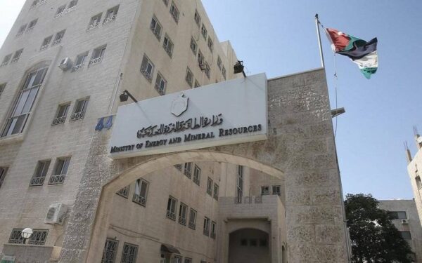 الأردن يشهد تراجعاً في مبيعاته من المشتقات النفطية
