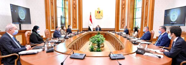  الرئيس السيسي يتابع الأهداف الاستراتيجية للمنطقة الاقتصادية لقناة السويس والاداء المالي والاقتصادي للدولة وجهود تعزيز مناخ الاستثمار