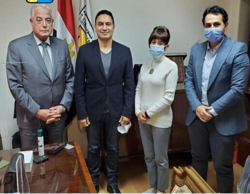 محافظ جنوب سيناء يبحث مع شنايدر اليكتريك تطورات مشروع استخراج مياه الآبار للشرب والزراعة بالطاقة الشمسية بوادي سيلفا