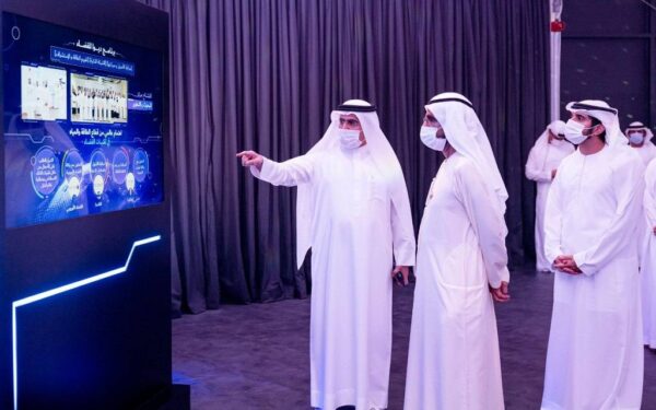 محمد بن راشد يعلن إطلاق مشروع قمر صناعي لهيئة كهرباء ومياه دبي