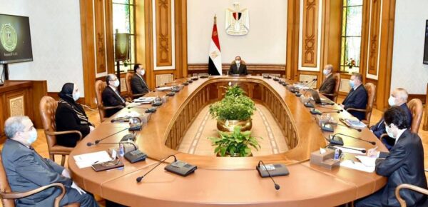  الرئيس السيسي يتابع المشروع القومي لتصنيع السيارات الكهربائية في مصر
